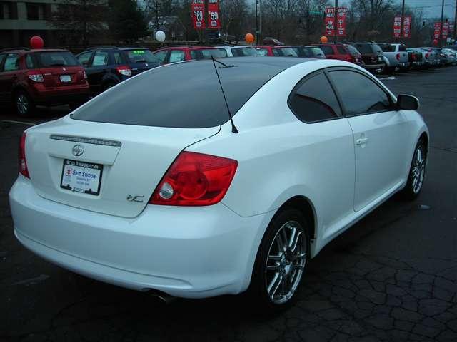 Scion tC 2005 photo 4
