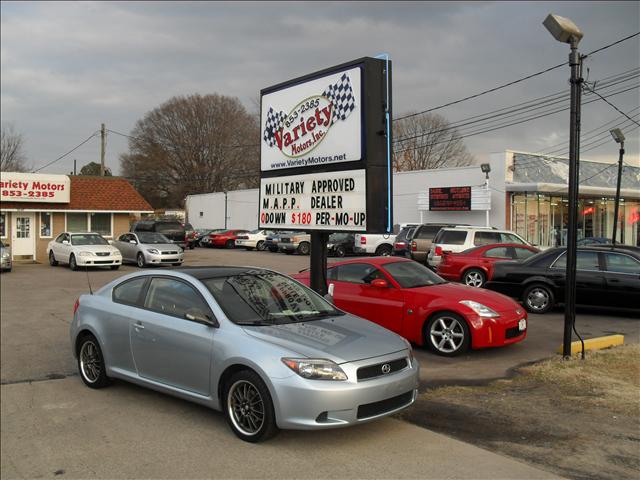 Scion tC 2005 photo 1