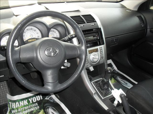 Scion tC 2005 photo 5