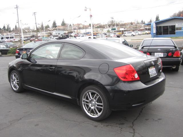 Scion tC 2005 photo 3
