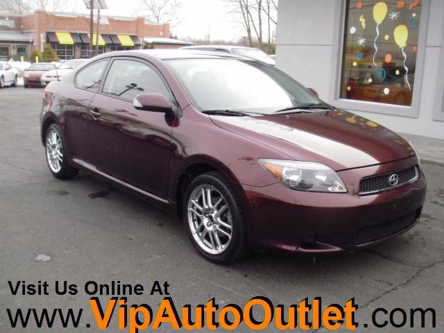 Scion tC 2005 photo 1