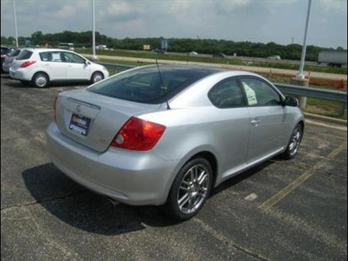 Scion tC 2006 photo 2
