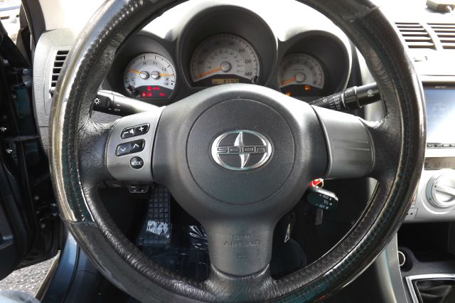 Scion tC 2006 photo 4