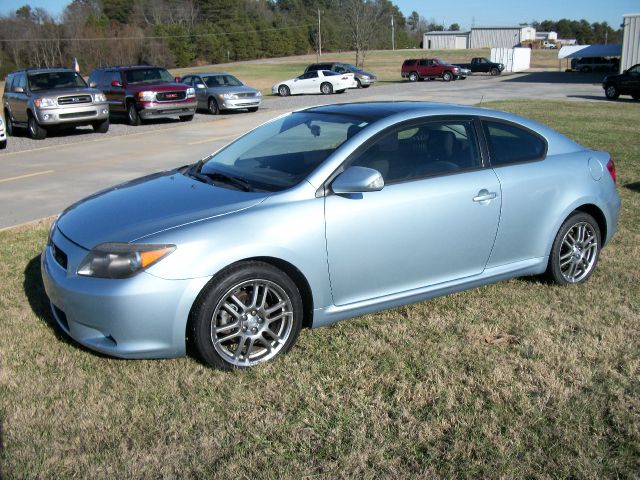 Scion tC 2006 photo 1