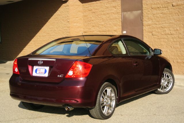 Scion tC 2006 photo 1
