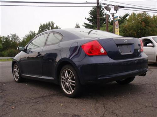 Scion tC 2006 photo 2