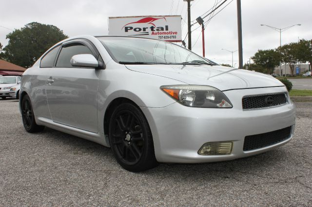 Scion tC 2006 photo 1