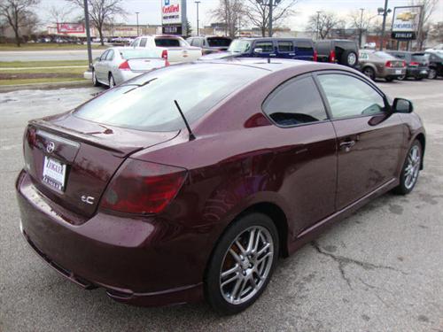 Scion tC 2006 photo 2