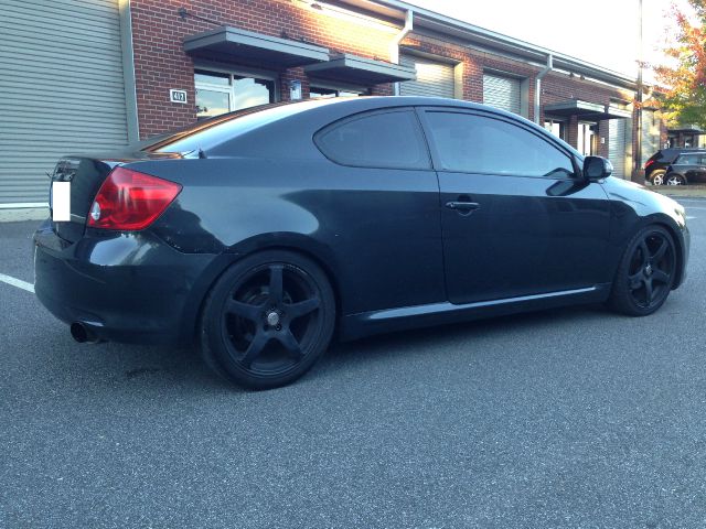 Scion tC 2006 photo 1