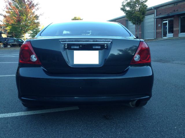 Scion tC 2006 photo 2