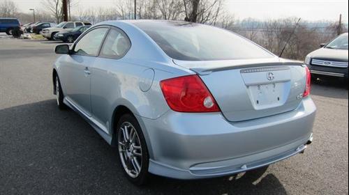 Scion tC 2006 photo 2
