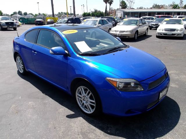 Scion tC 2006 photo 1