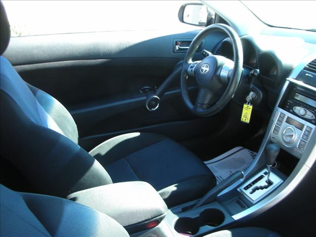 Scion tC 2006 photo 1