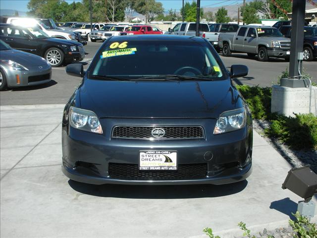 Scion tC 2006 photo 2