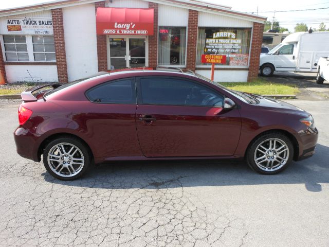 Scion tC 2006 photo 1