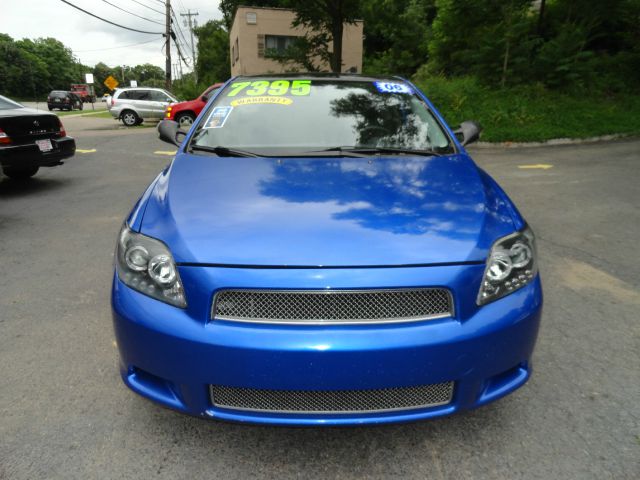 Scion tC 2006 photo 2