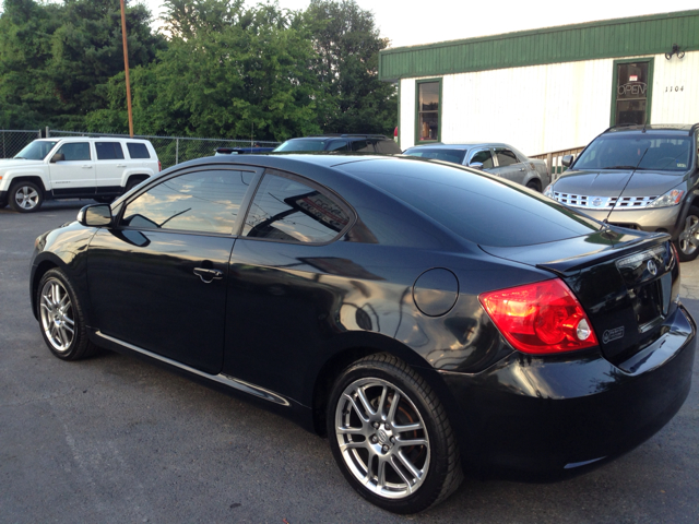 Scion tC 2006 photo 1