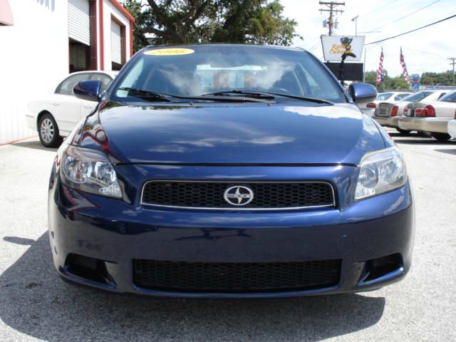 Scion tC 2006 photo 2