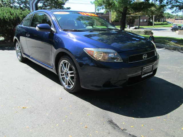 Scion tC 2006 photo 1