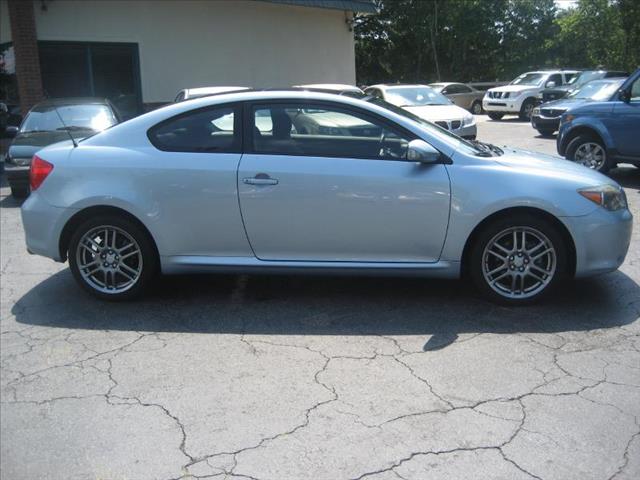 Scion tC 2006 photo 2