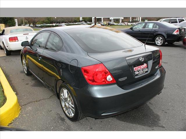 Scion tC 2006 photo 2