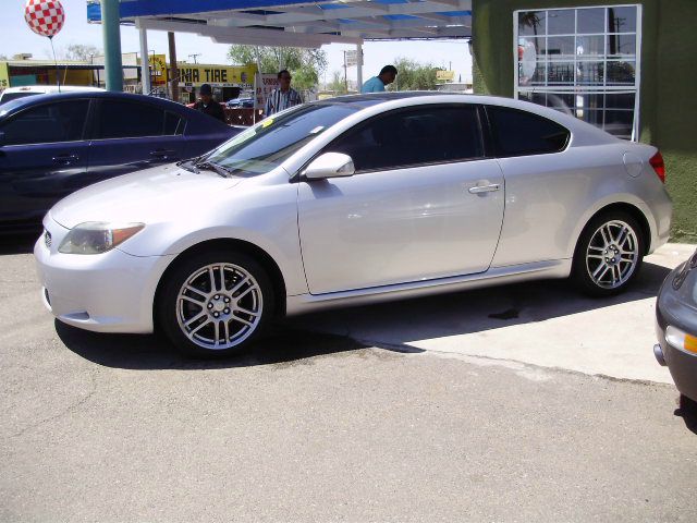 Scion tC 2006 photo 2