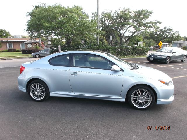 Scion tC 2007 photo 9
