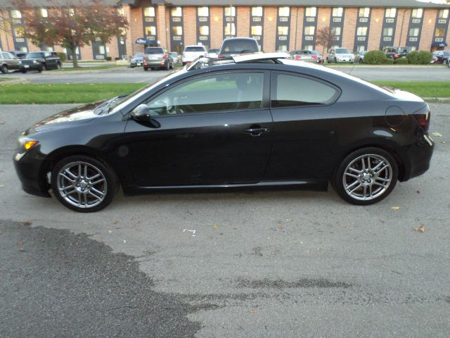 Scion tC 2007 photo 1