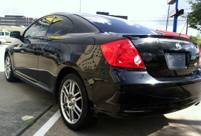 Scion tC 2007 photo 2