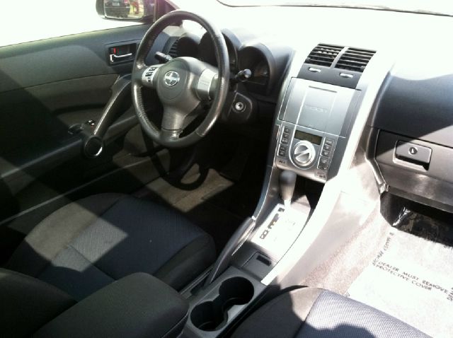 Scion tC 2007 photo 7