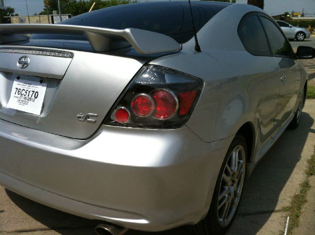Scion tC 2008 photo 17