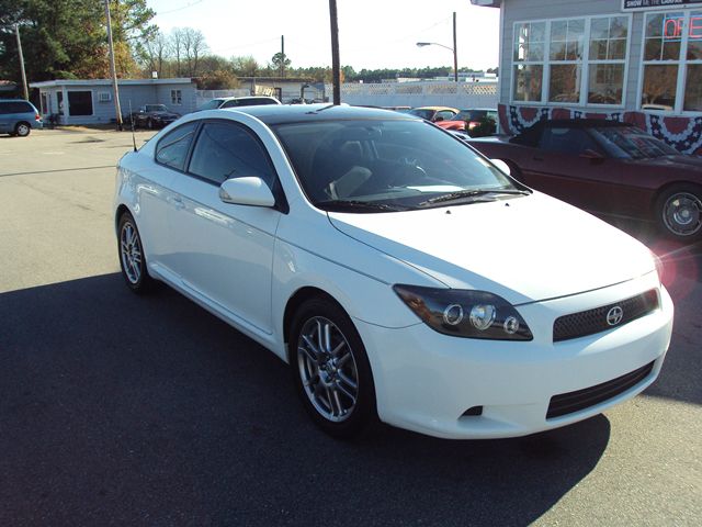 Scion tC 2008 photo 2