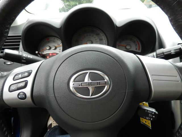 Scion tC 2008 photo 2