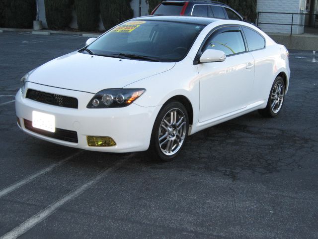 Scion tC 2009 photo 1