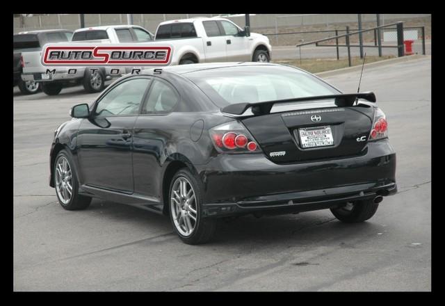 Scion tC 2009 photo 3