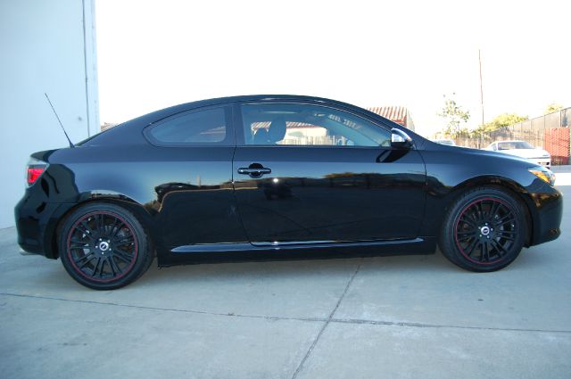 Scion tC 2009 photo 2