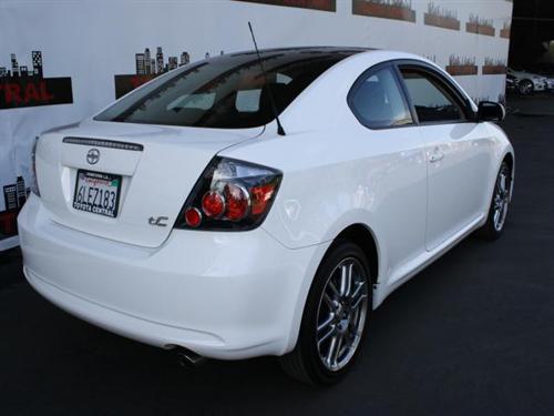 Scion tC 2010 photo 2