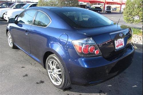 Scion tC 2010 photo 2