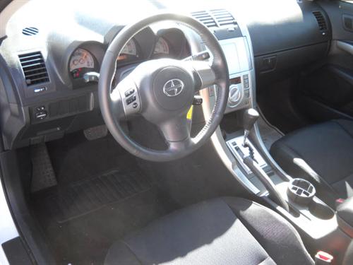 Scion tC 2010 photo 2