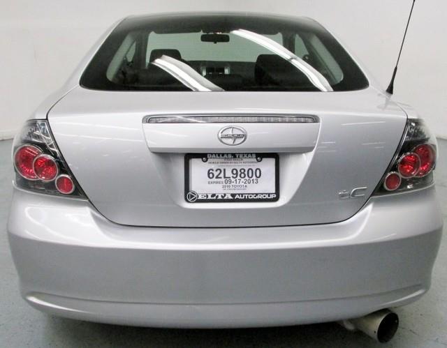 Scion tC 2010 photo 4