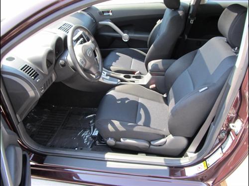 Scion tC 2010 photo 2