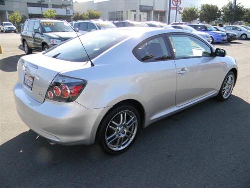 Scion tC 2010 photo 2