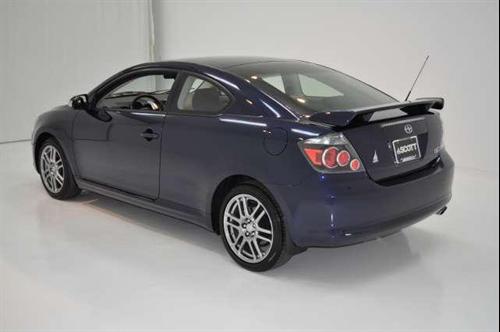 Scion tC 2010 photo 2