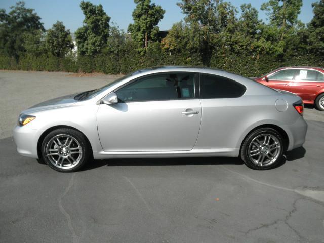 Scion tC 2010 photo 3