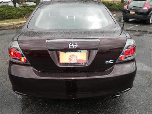 Scion tC 2010 photo 2
