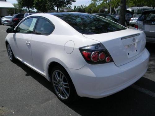 Scion tC 2010 photo 2