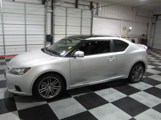 Scion tC 2011 photo 3