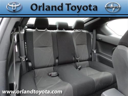 Scion tC 2011 photo 3