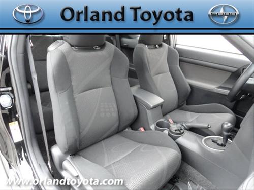 Scion tC 2011 photo 4