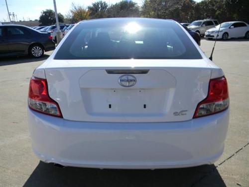 Scion tC 2011 photo 2